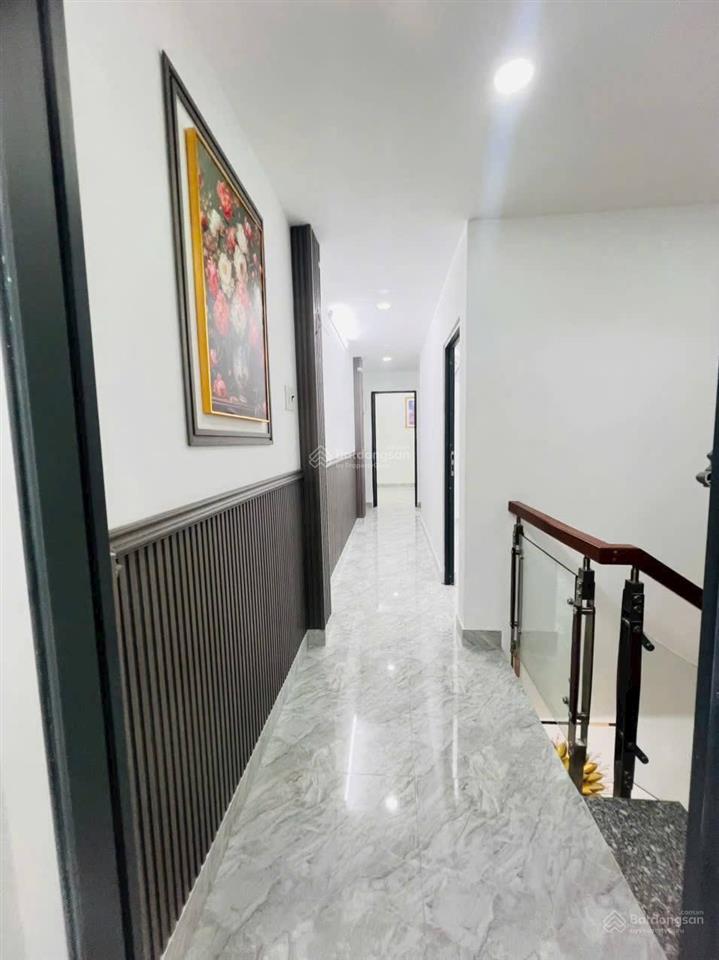 Chính chủ bán gấp căn nhà ngay trên đường hậu giang, q6 dt 4x16m2