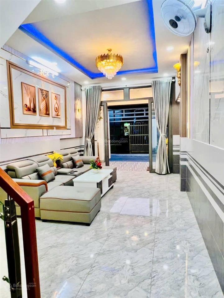 Chính chủ bán gấp căn nhà ngay trên đường hậu giang, q6 dt 4x16m2