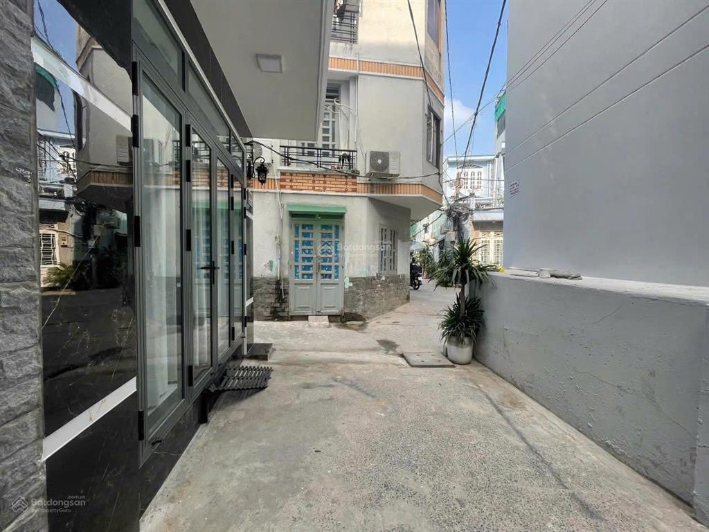 Chính chủ cần bán gấp căn nhà ở đoàn nguyễn tuấn, xã hưng long, bình chánh, dt 8x10m