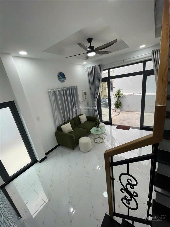 Chính chủ cần bán gấp căn nhà ở đoàn nguyễn tuấn, xã hưng long, bình chánh, dt 8x10m