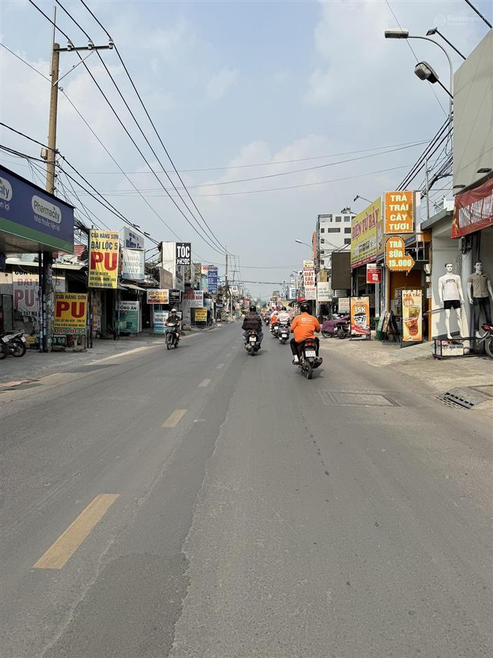 Gấp bán nhà tân phú đường ô tô tân kỳ tân quý gần aeon mall tân phú 5 phút thẳng 1 trục 4m x 23m