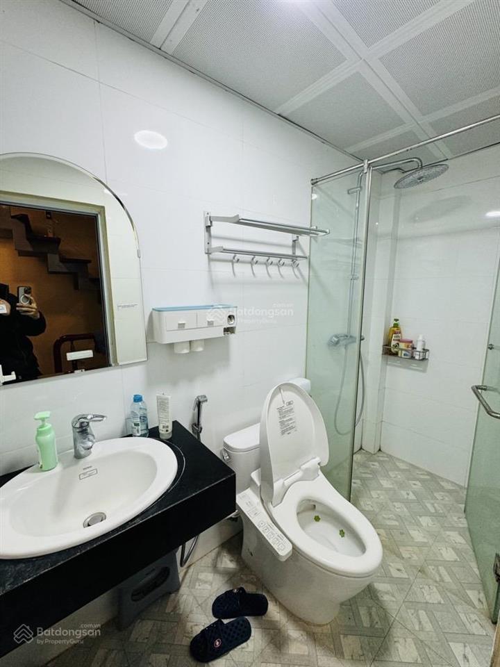 Nhà mặt phố kinh doanh sầm uất ô tô đỗ cửa