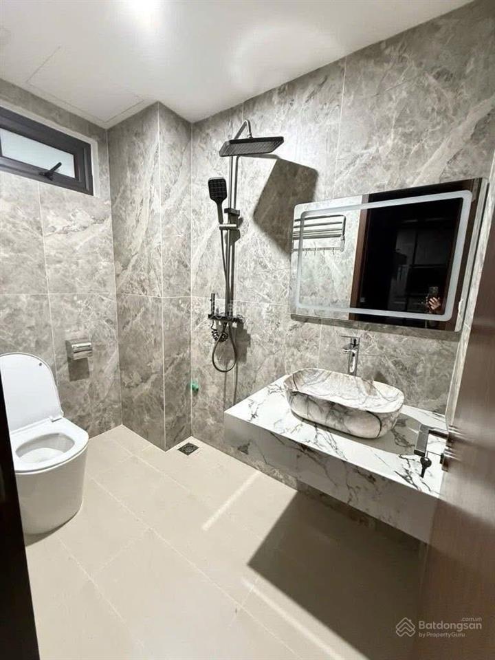 Bán căn nhà phố thái thịnh tt đống đa gần ô tô chợ trường các cấp bao quanh