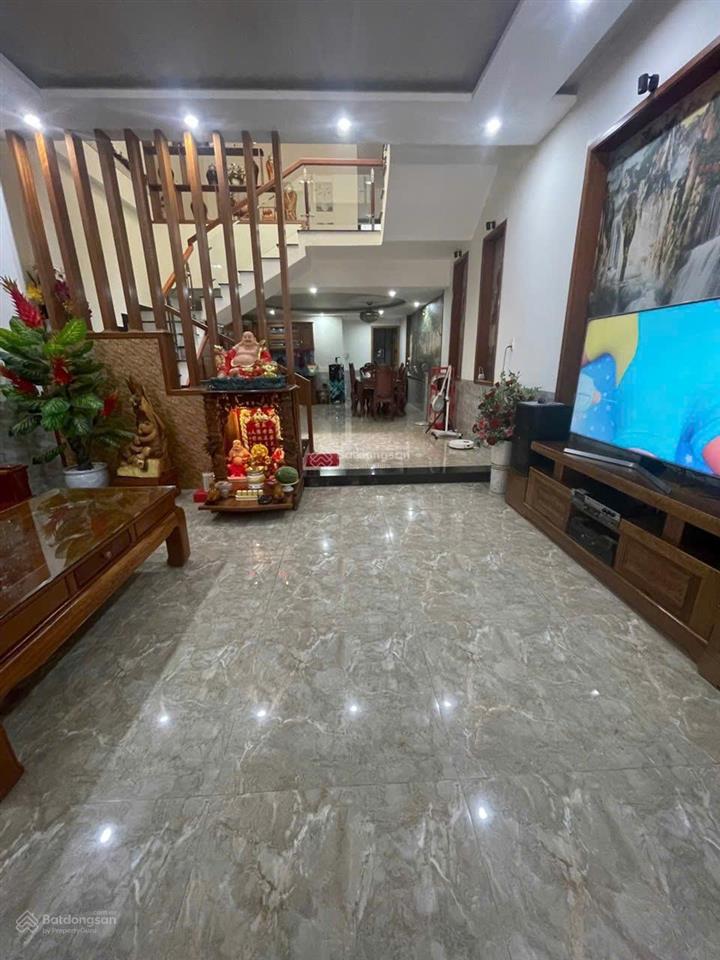 Nhà 3 tầng kiệt ngô chân lưu ô tô vào nhà chỉ nhỉnh 6 tỷ