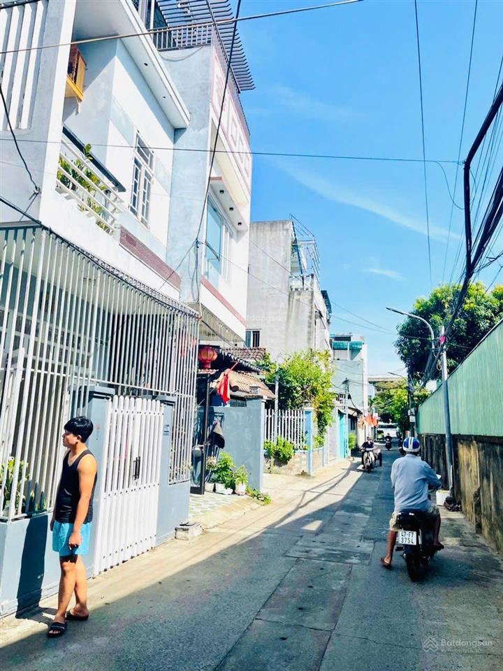 Nhà 3 tầng kiệt ô tô ngay bến xe chỉ 3.x tỷ