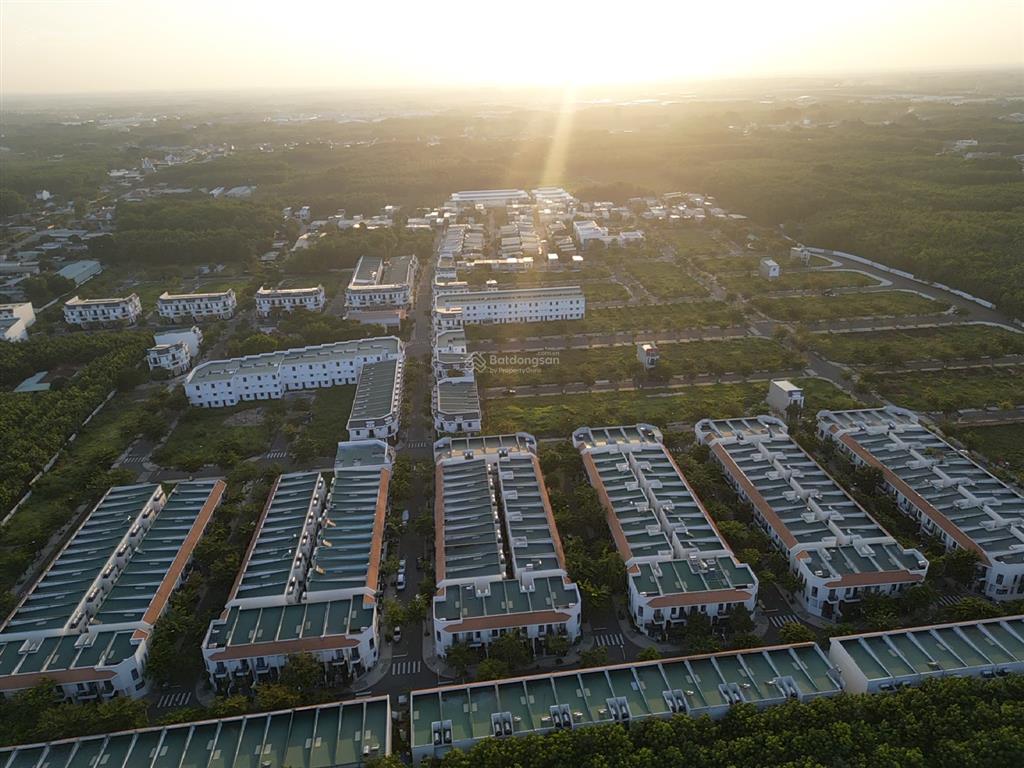 Căn góc sd 134,6m2, ngay ngã tư trung tâm đường 20.5m gần vành đai 4 giá chỉ 2 tỷ 987 triệu