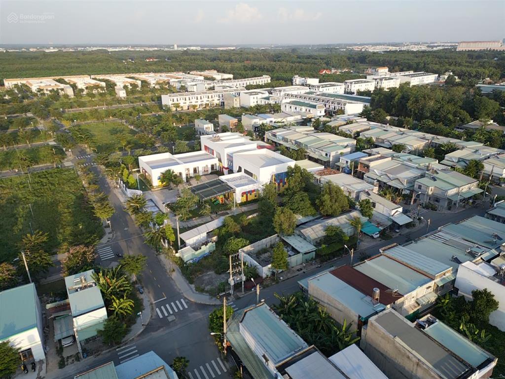 Căn góc sd 134,6m2, ngay ngã tư trung tâm đường 20.5m gần vành đai 4 giá chỉ 2 tỷ 987 triệu