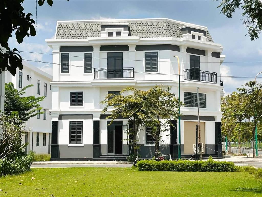 Căn góc sd 134,6m2, ngay ngã tư trung tâm đường 20.5m gần vành đai 4 giá chỉ 2 tỷ 987 triệu