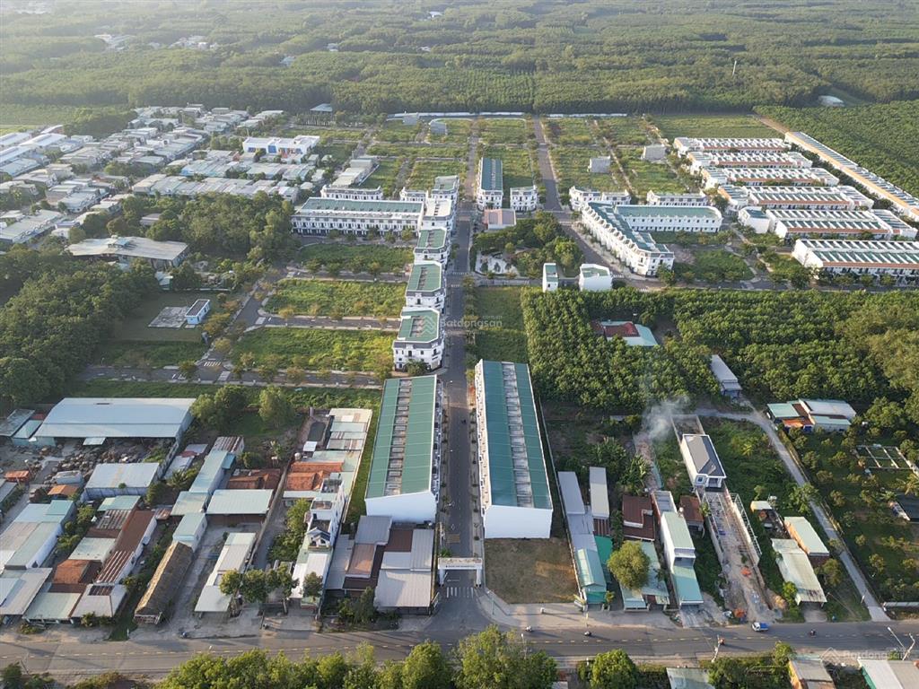 Căn góc sd 134,6m2, ngay ngã tư trung tâm đường 20.5m gần vành đai 4 giá chỉ 2 tỷ 987 triệu