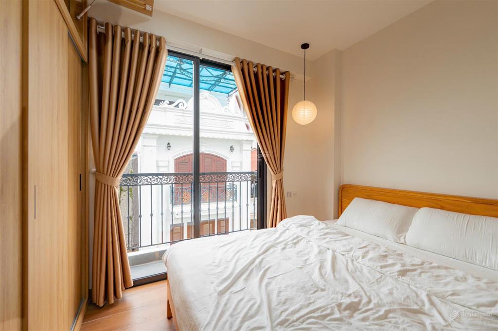 1 ngủ 1 khách 50m2  7 triệu full nột thất xịn ban công máy giặt riêng mặt đường lớn oto đỗ cửa