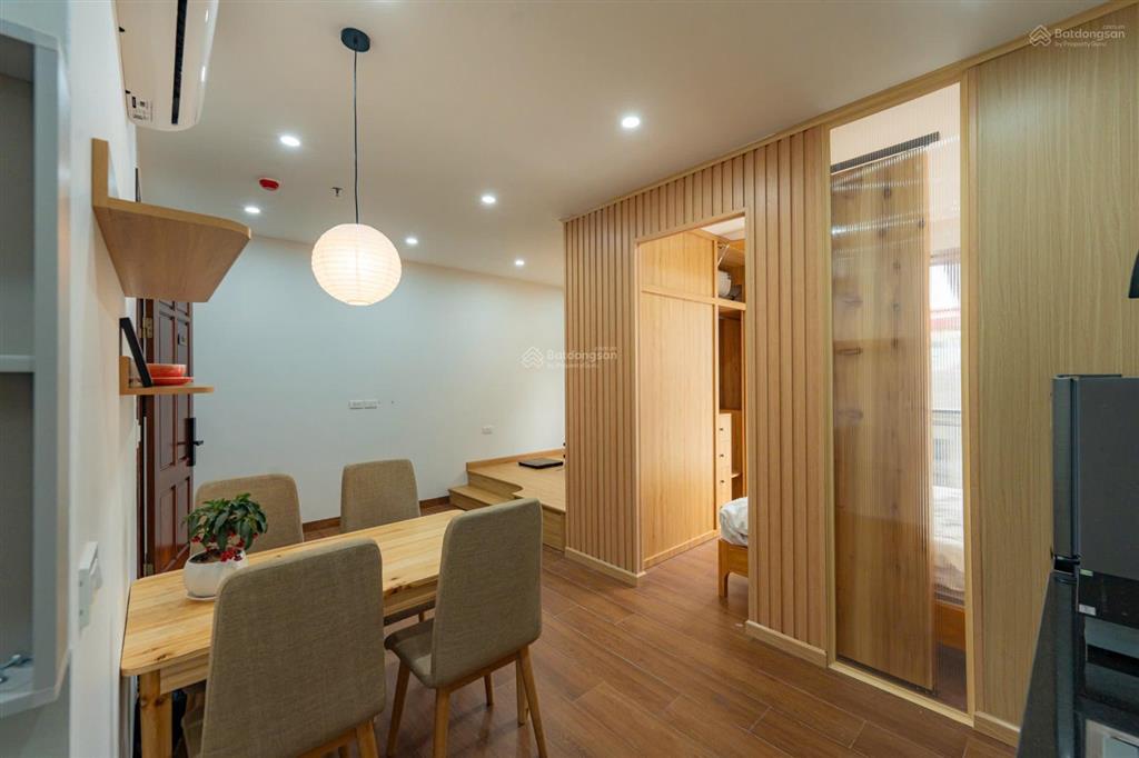 1 ngủ 1 khách 50m2  7 triệu full nột thất xịn ban công máy giặt riêng mặt đường lớn oto đỗ cửa