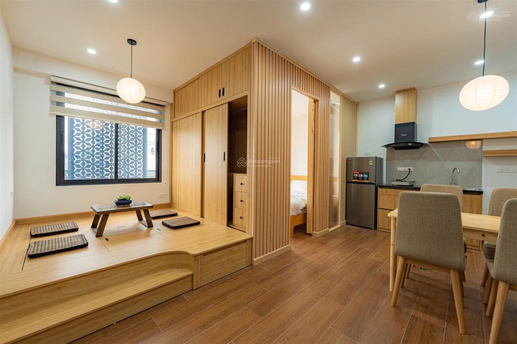 1 ngủ 1 khách 50m2  7 triệu full nột thất xịn ban công máy giặt riêng mặt đường lớn oto đỗ cửa