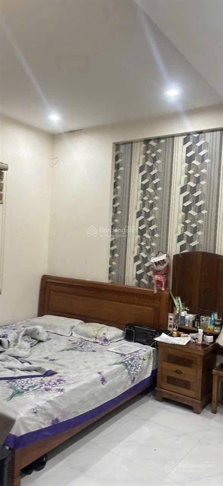 Cần bán nhà 3 tầng đường lê cao lãng, gần trường học, bệnh viện, gần chợ, sát thăng long