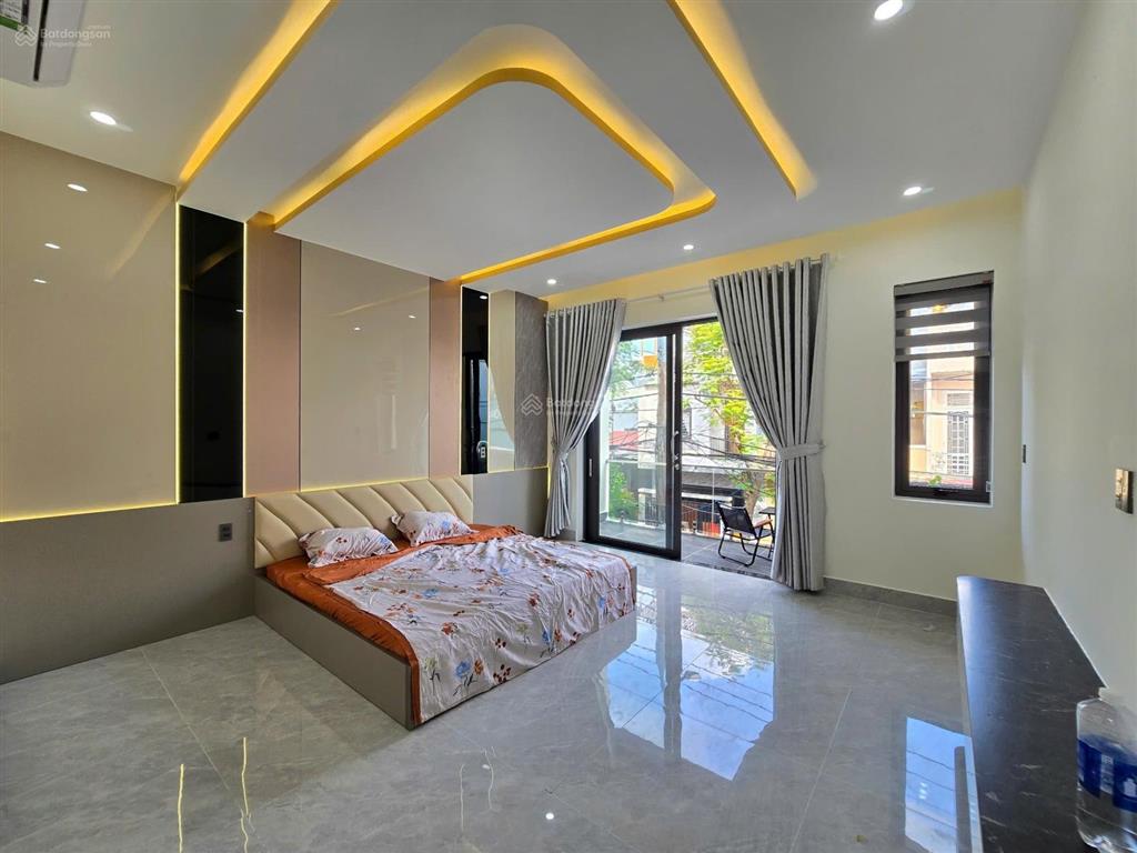 Chính chủ gởi bán nhà 3 tầng mới , nội thất đẹp. đường nguyễn đức thiệu . sát đường thăng long