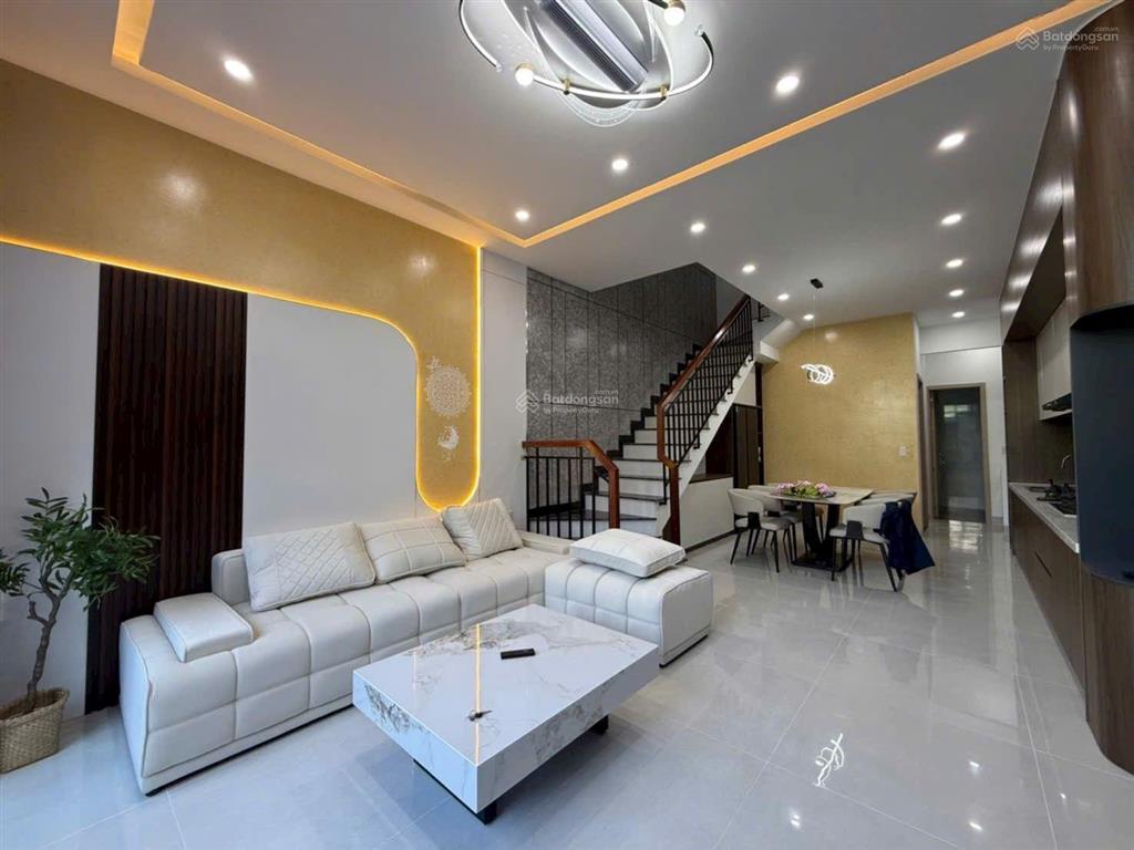 Cần bán nhà 3 tầng 3 mê ngay trung tâm cẩm lệ. vị trí kiệt ô tô bình thái 1 hoà thọ đông