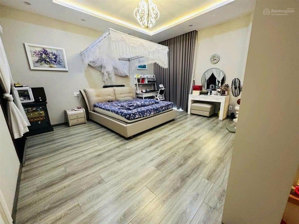 Biệt thự đảo nổi view sông lớn diện tích đất 367m diện tích xây dựng 600m