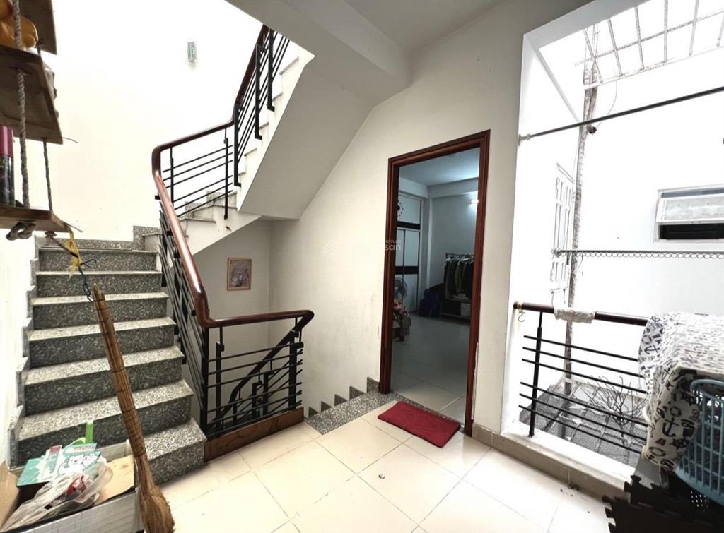 Khu vip huỳnh văn bánh  sát mt  hơn 80m2  nở hậu 5.5m  6pn