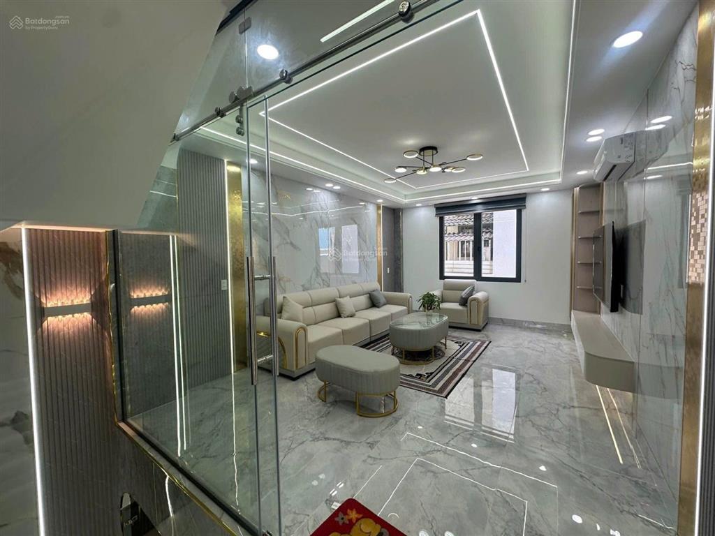 Siêu phẩm đẹp lung linh hẻm vip  thang máy nội thất xịn sò  vị trí đẹp lâm thị hố q12