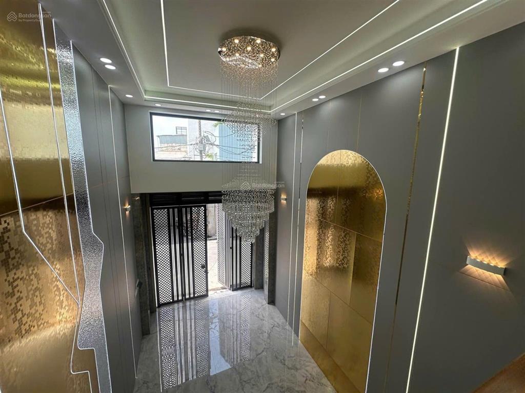 Siêu phẩm đẹp lung linh hẻm vip  thang máy nội thất xịn sò  vị trí đẹp lâm thị hố q12