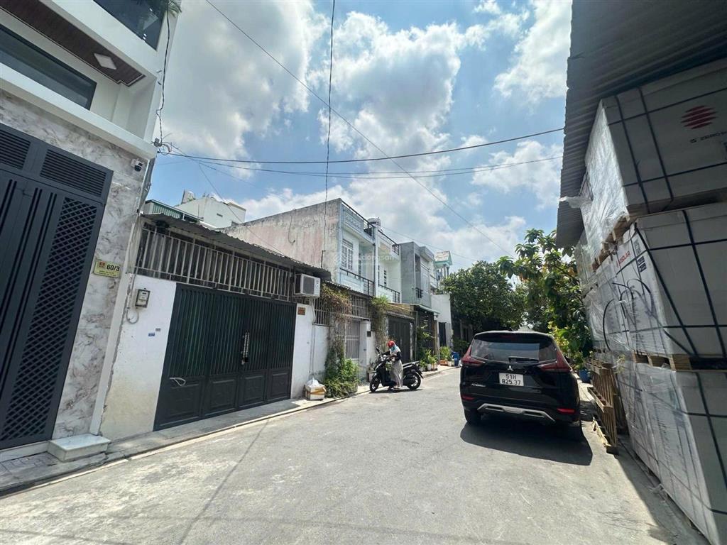 Siêu phẩm đẹp lung linh hẻm vip  thang máy nội thất xịn sò  vị trí đẹp lâm thị hố q12