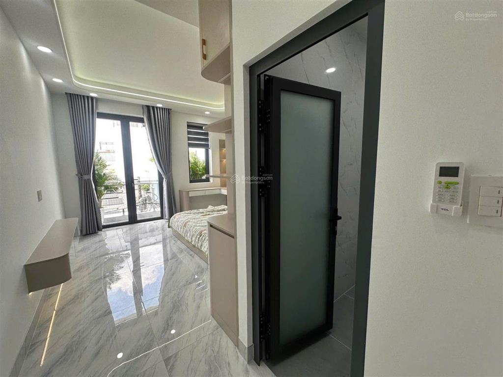 Siêu phẩm đẹp lung linh hẻm vip  thang máy nội thất xịn sò  vị trí đẹp lâm thị hố q12