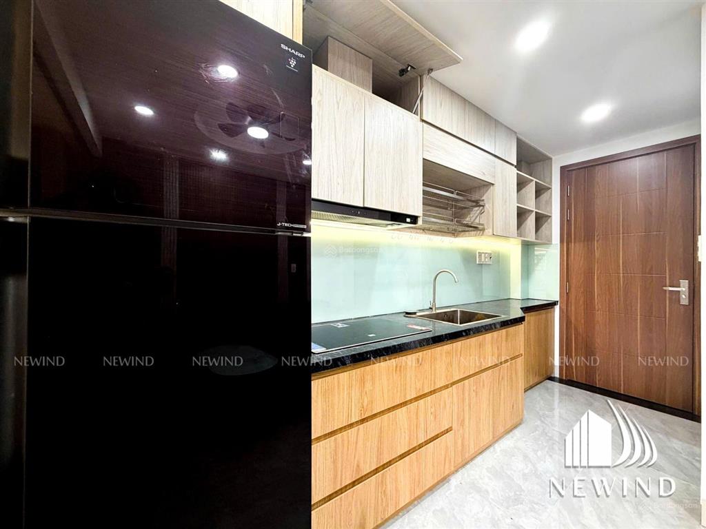 Cho thuê chdv  ban công thoáng  gần lotte