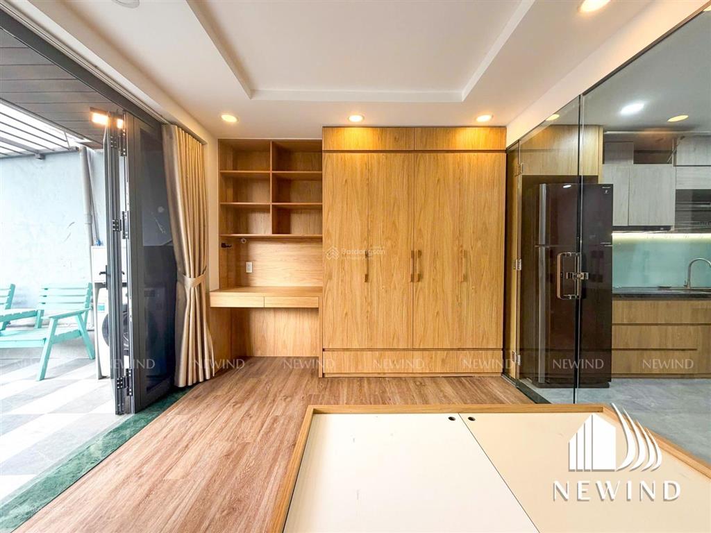 Cho thuê chdv  ban công thoáng  gần lotte
