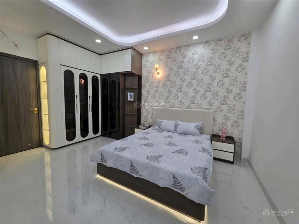 Siểu phẩm nhà phố vị trí đẹp giáp khu dân cư công viên hồ trái timchợtrường học đầy đủ tiện ích