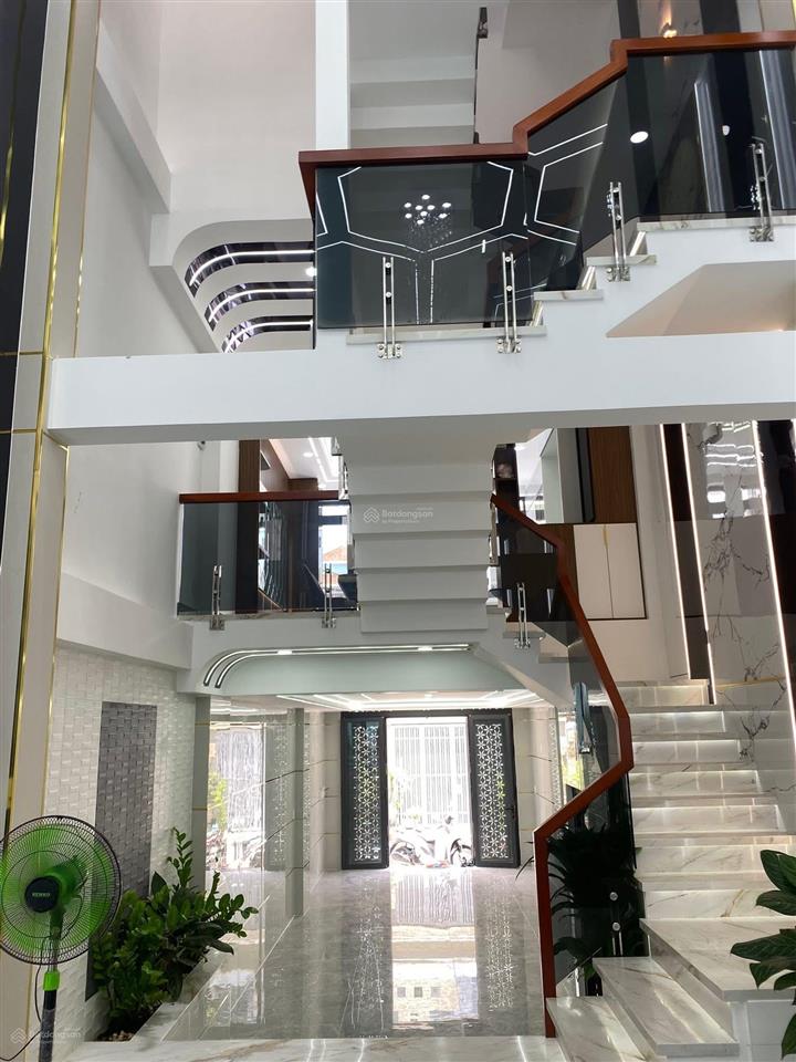 Nhà đẹp giá rẻ diện tích đất 89m2dt  sàn 270m2 nhà mới 100% shr đã hoàn công hổ trợ vay bank 70%