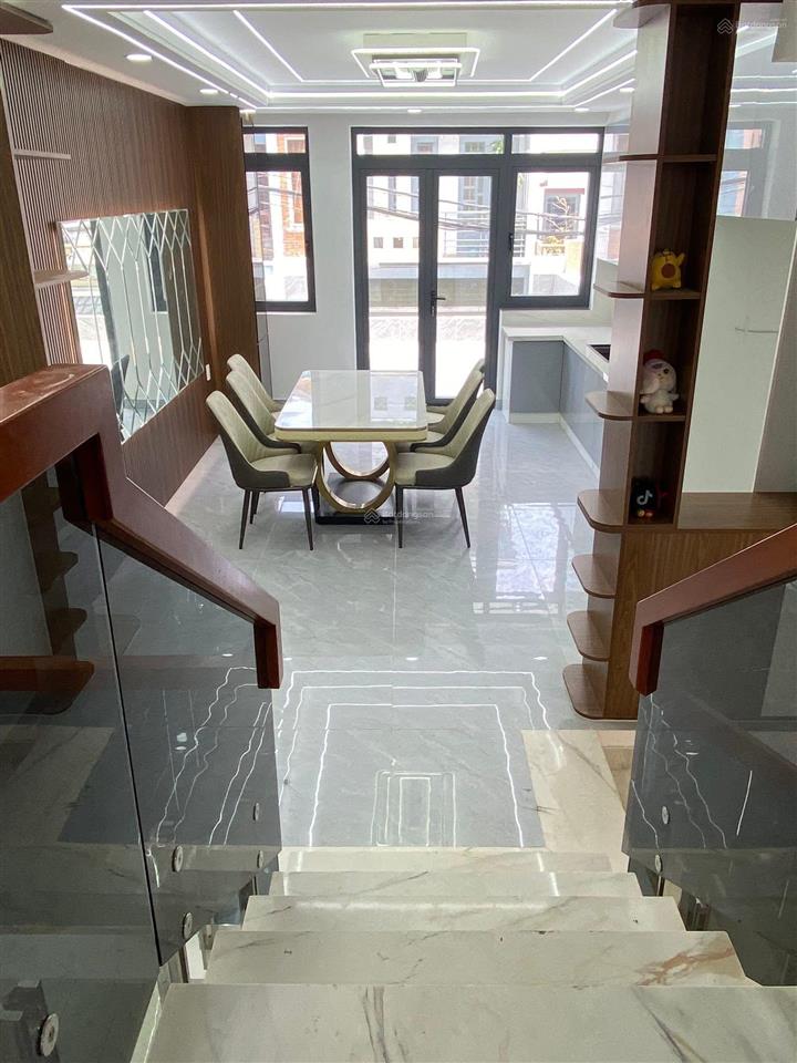 Nhà đẹp giá rẻ diện tích đất 89m2dt  sàn 270m2 nhà mới 100% shr đã hoàn công hổ trợ vay bank 70%