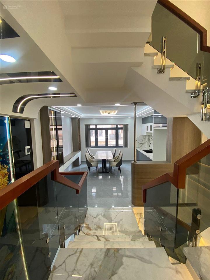 Nhà đẹp giá rẻ diện tích đất 89m2dt  sàn 270m2 nhà mới 100% shr đã hoàn công hổ trợ vay bank 70%