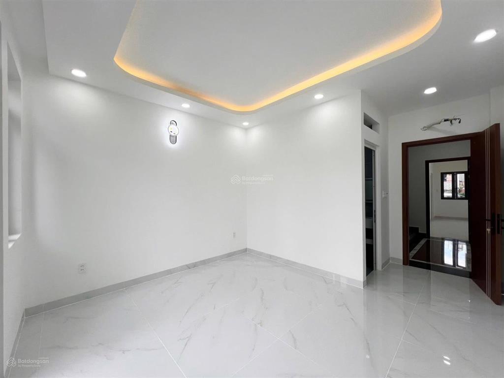 Nhà phố cách aeon tân phú tầm 5phút duy chuyên