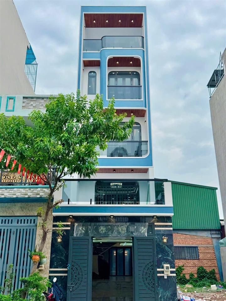 Nhà phố vừa dài vừa rộng đường trước nhà 12m có vỉa hè