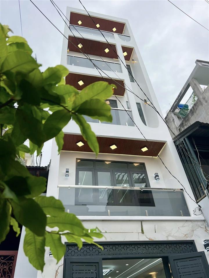 Nhà đẹp hẻm 6m thông kinh doanh