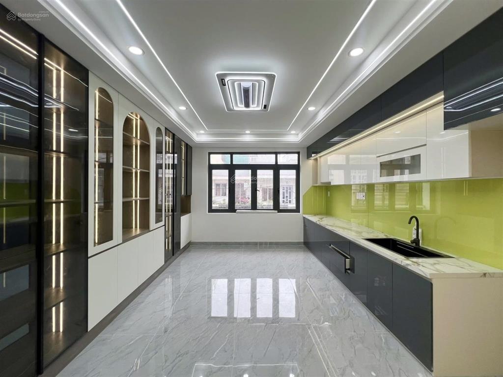 Nhà đẹp hẻm 6m thông kinh doanh
