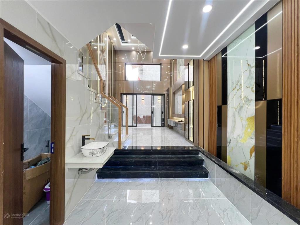 Nhà đẹp hẻm 6m thông kinh doanh