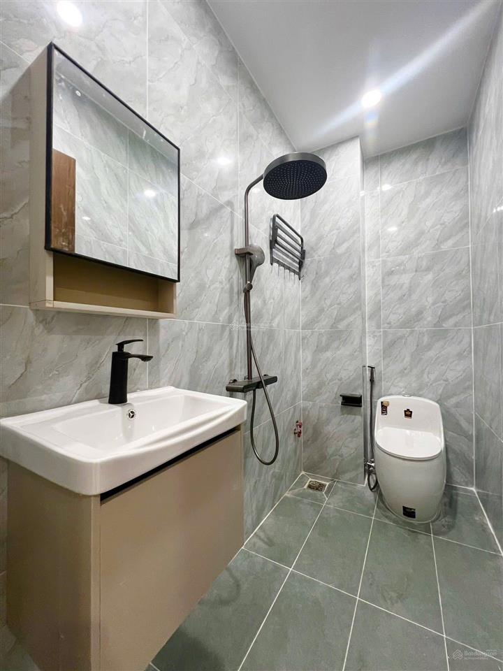 Nhà đẹp hẻm 6m thông kinh doanh