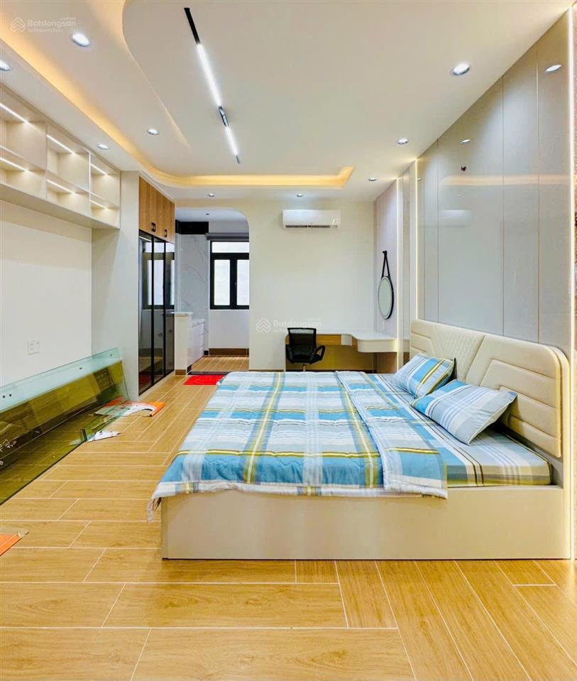 Nhà mặt tiền kinh doanh khu nhộn nhịp sầm uất