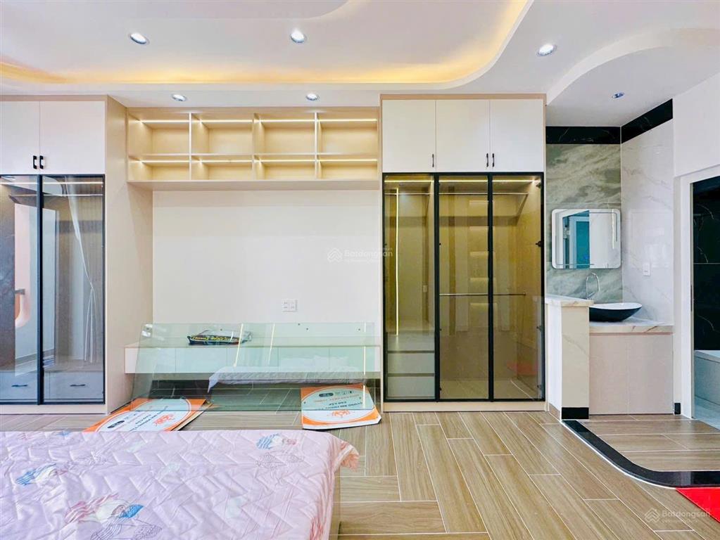 Nhà mặt tiền kinh doanh khu nhộn nhịp sầm uất