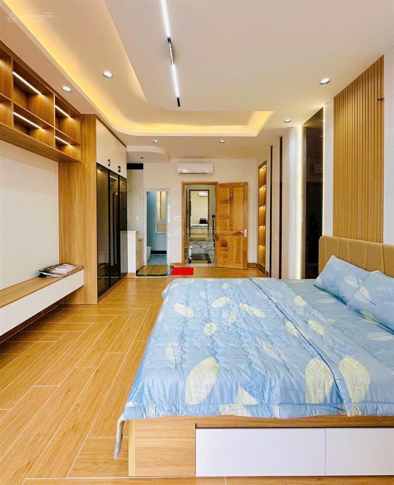 Nhà mặt tiền kinh doanh khu nhộn nhịp sầm uất