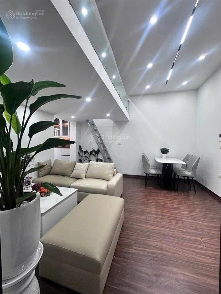 Nhà tập thể 2 tầng triều khúc.thanh xuân. tặng full nội thất y hình. dt28m2/50m.giá 2.95 tỷ. sổ đỏ