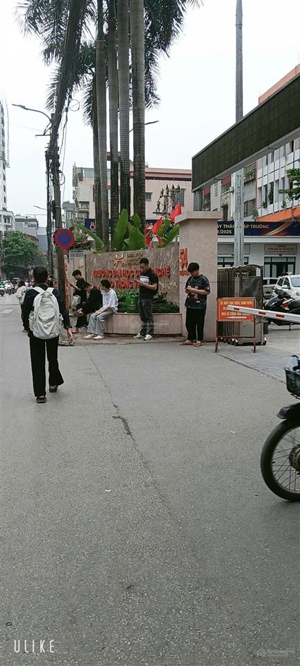 Nhà tập thể 2 tầng triều khúc.thanh xuân. tặng full nội thất y hình. dt28m2/50m.giá 2.95 tỷ. sổ đỏ