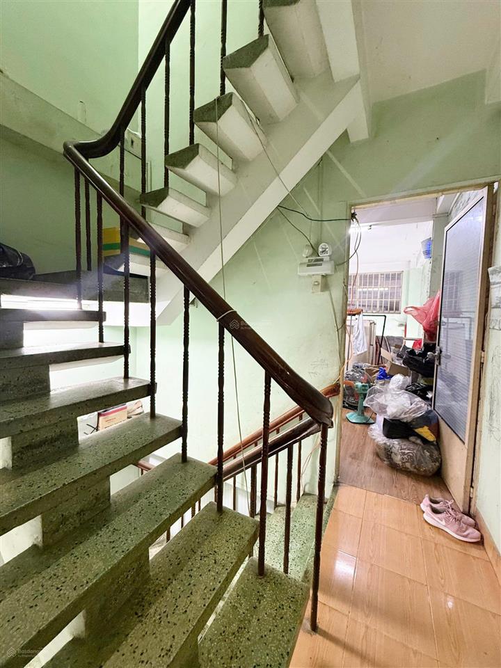 Chỉ 9.3t  bán nhà mặt tiền p5 quận 8  dt 41m2 3 tầng, có lề 3m.