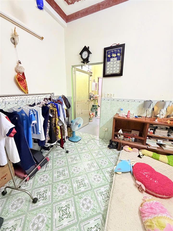 Giảm còn 5t2, quận 11 giáp quận 10, giảm sâu 5t2 42m2 3 tầng 4pn