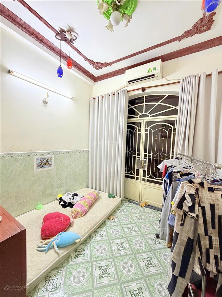 Giảm còn 5t2, quận 11 giáp quận 10, giảm sâu 5t2 42m2 3 tầng 4pn