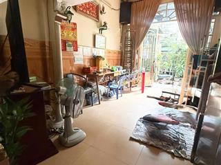 Giảm cỏn hơn 5t, quận 11 giáp quận 10, giảm sâu nhỉnh 5t 42m2 3 tầng 4pn.