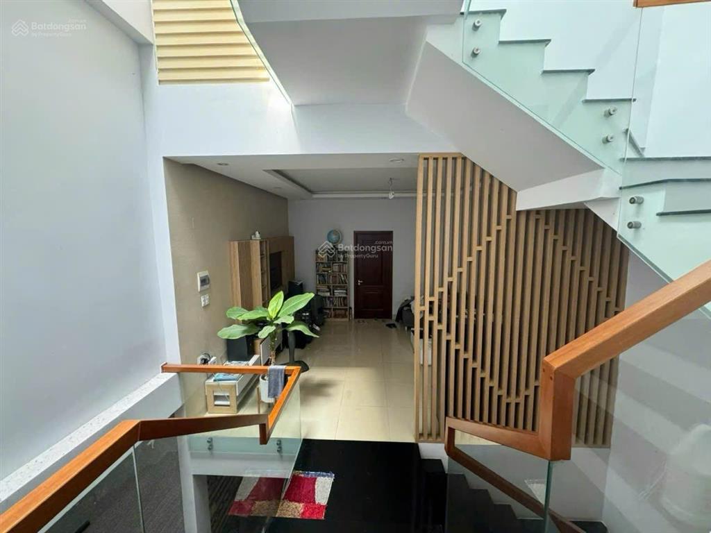 Giảm sốc muốn bán nhanh căn mt huỳnh tấn pháp đường 10,5m hoà cường hải châu, nhà 3 táng mới.