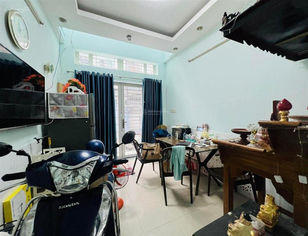 Nhà quận 1, 4 tầng sát hxh chỉ 5.5 tỷ tl