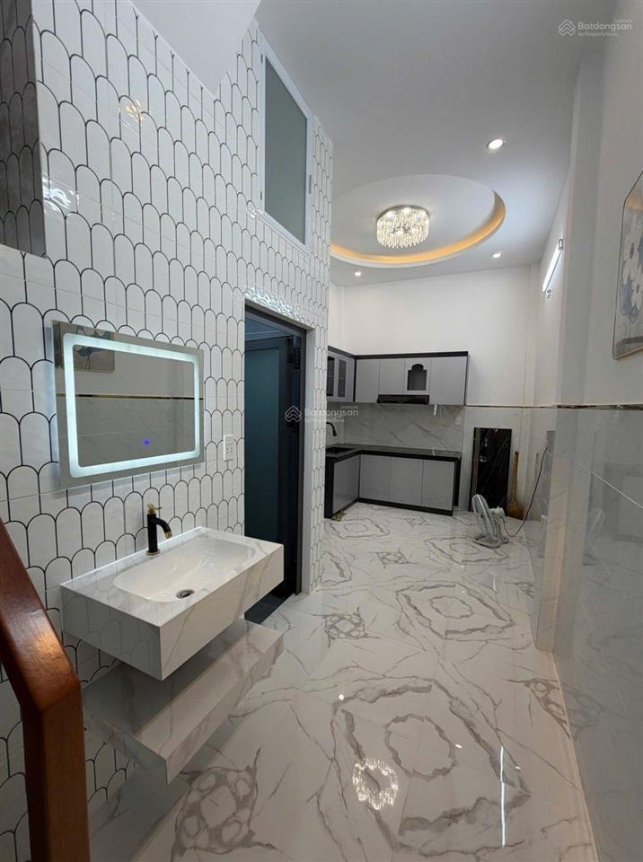 Căn góc q.6 3 tầng kiên cố, gần võ văn kiệt, chủ thiện chí, 4,73 tỷ tl