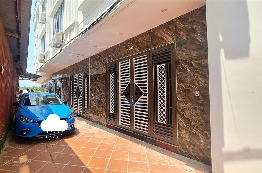 Bán nhà phượng đồng cách 300 m là cổng đh thể dục thể thao chương mỹ